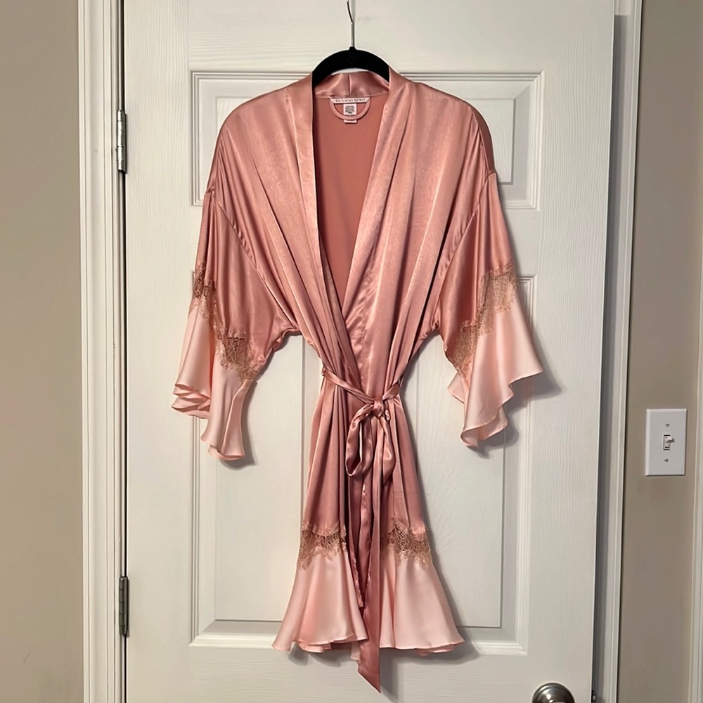 Victoria’s Secret satin and lace ruffle robe NWOT